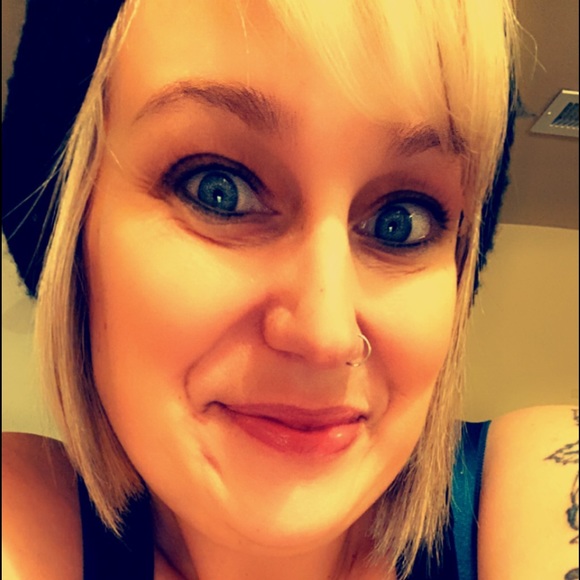 Meet your Posher, Tiffany - Picture 6 of 7